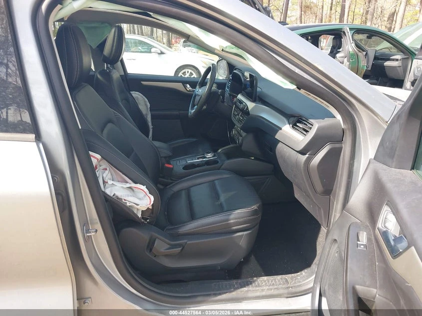 Ford Escape 1.5l Sel, снимка 5 - Автомобили и джипове - 54101738