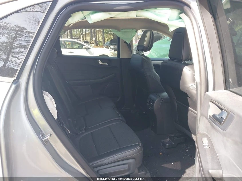 Ford Escape 1.5l Sel, снимка 8 - Автомобили и джипове - 54101738