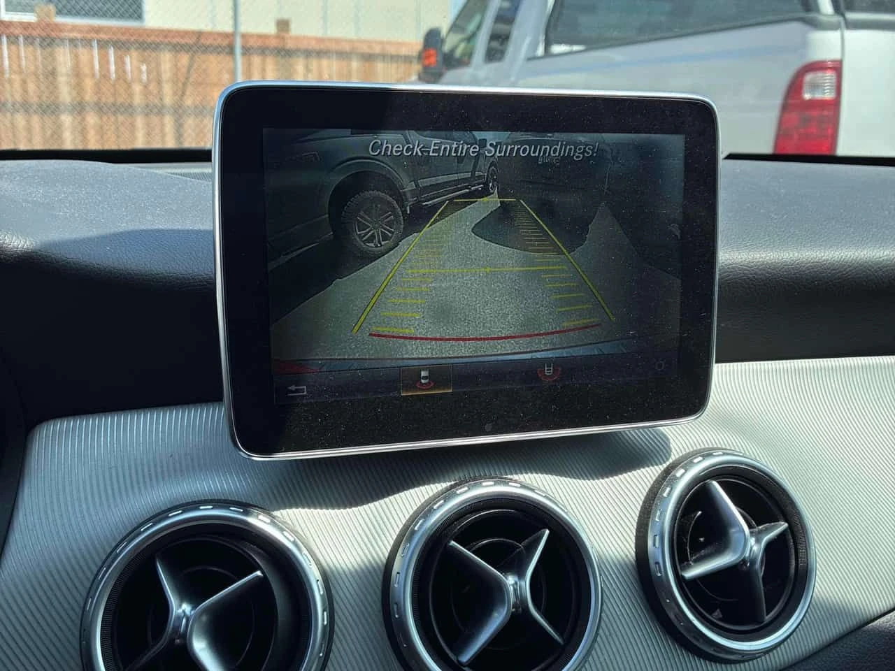 Mercedes-Benz GLA * 250 * АВТОКРЕДИТ БЕЗ ПЪРВОНАЧАЛНА ВНОСКА, снимка 13 - Автомобили и джипове - 54704687
