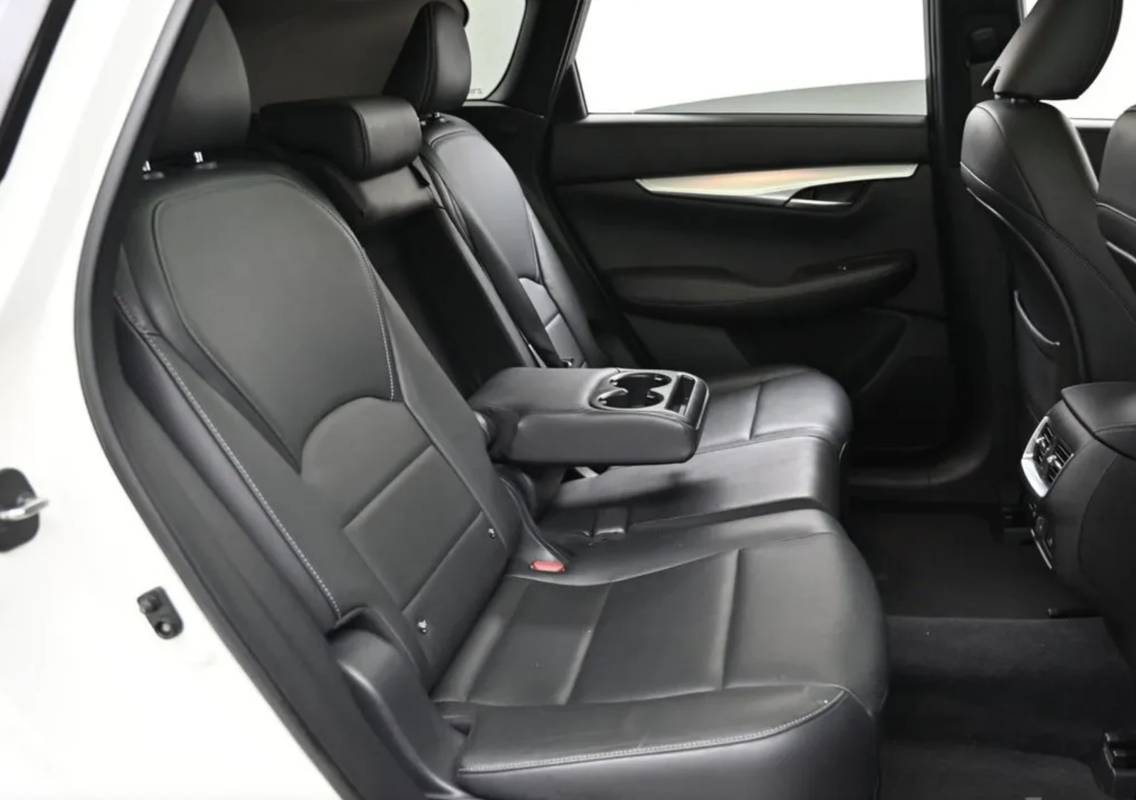 Infiniti QX50 2.0* Pano* Крайна цена* , снимка 10 - Автомобили и джипове - 54837044