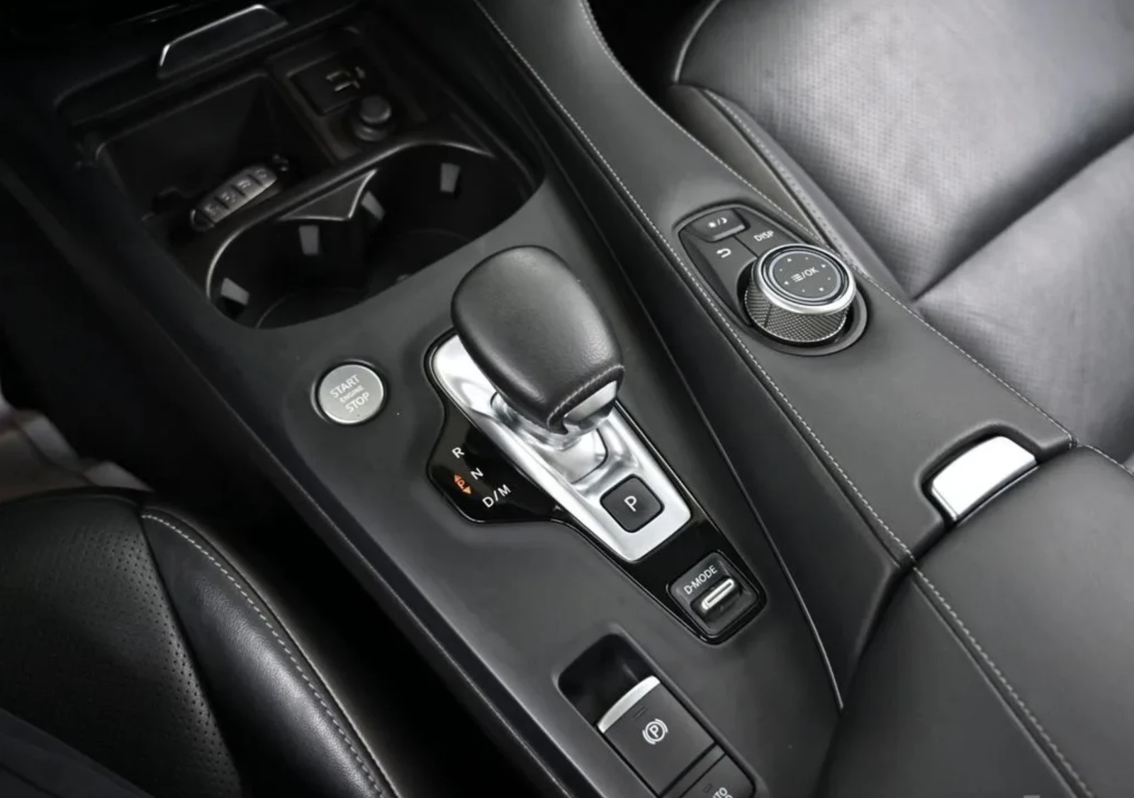 Infiniti QX50 2.0* Pano* Крайна цена* , снимка 7 - Автомобили и джипове - 54837044