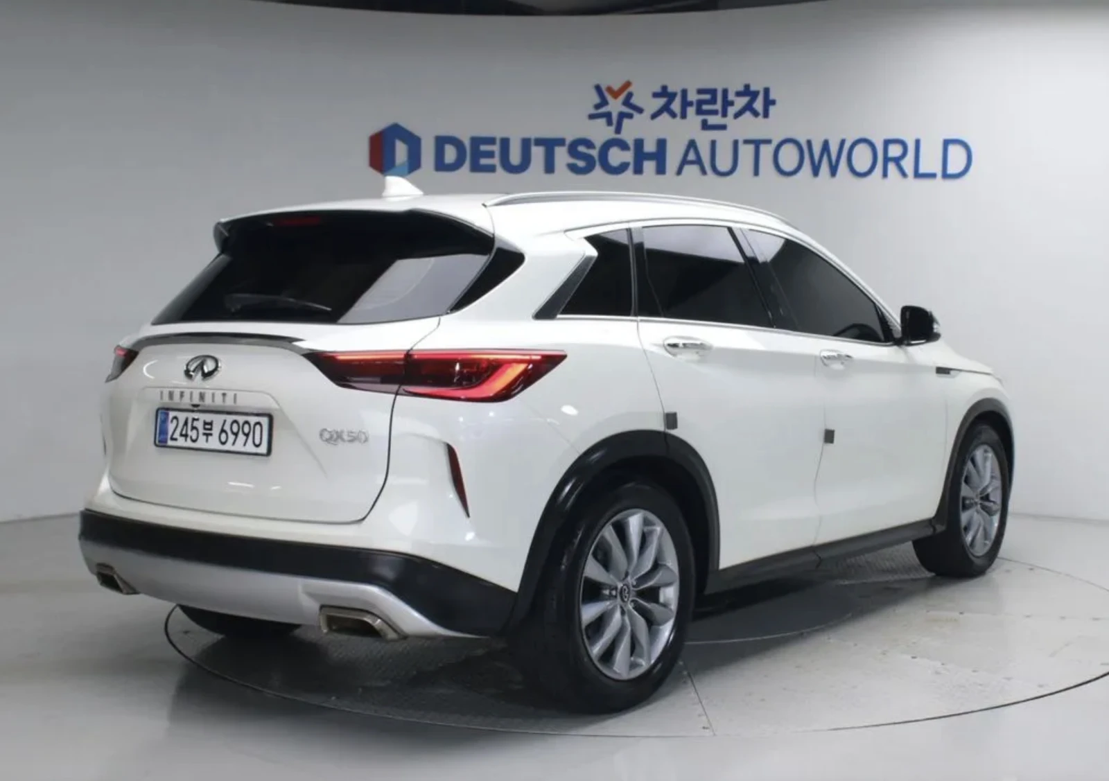 Infiniti QX50 2.0* Pano* Крайна цена* , снимка 3 - Автомобили и джипове - 54837044