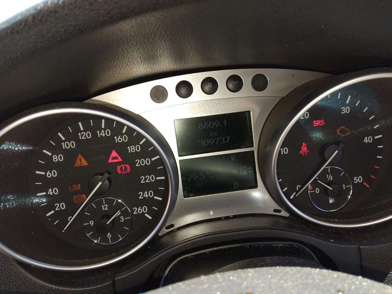 Mercedes-Benz ML 320 CDI НА ПРУЖИНИ, снимка 10 - Автомобили и джипове - 55243848