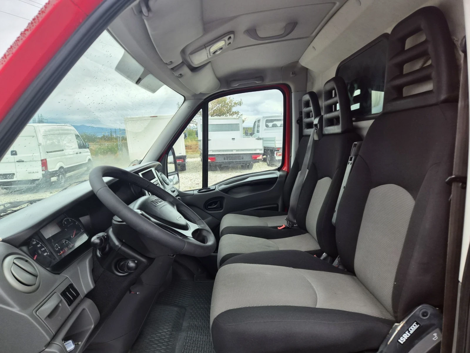 Iveco Daily 35c17 * Клима * Темпомат * До 3.5 тона, снимка 9 - Бусове и автобуси - 56264614