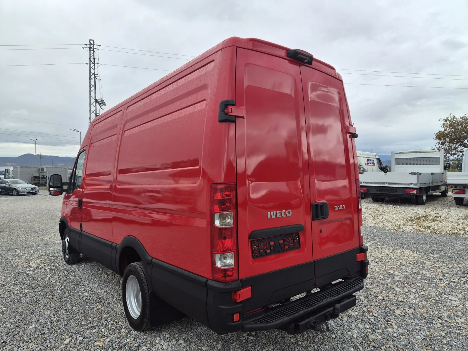Iveco Daily 35c17 * Клима * Темпомат * До 3.5 тона, снимка 3 - Бусове и автобуси - 56264614