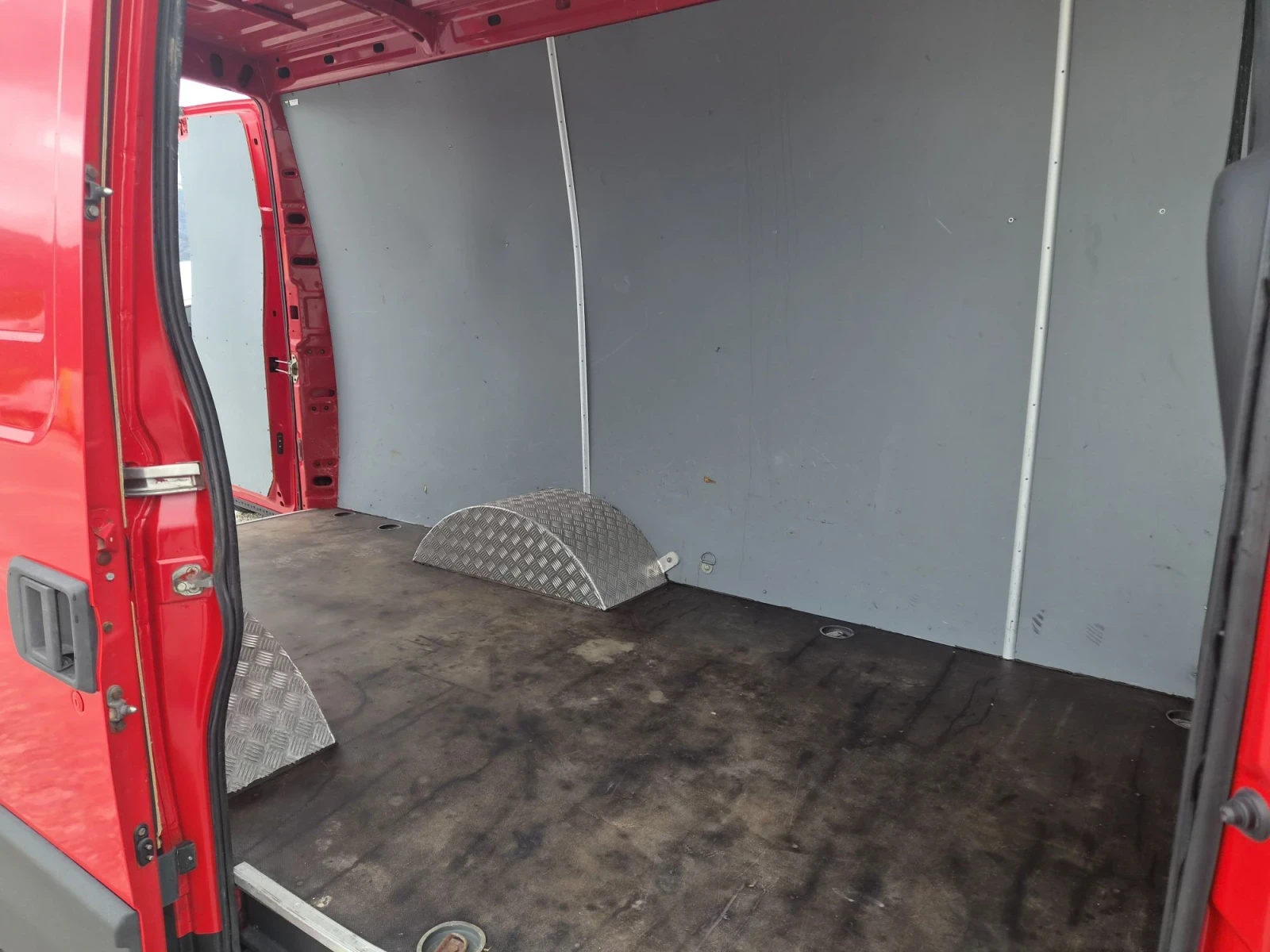 Iveco Daily 35c17 * Клима * Темпомат * До 3.5 тона, снимка 13 - Бусове и автобуси - 56264614