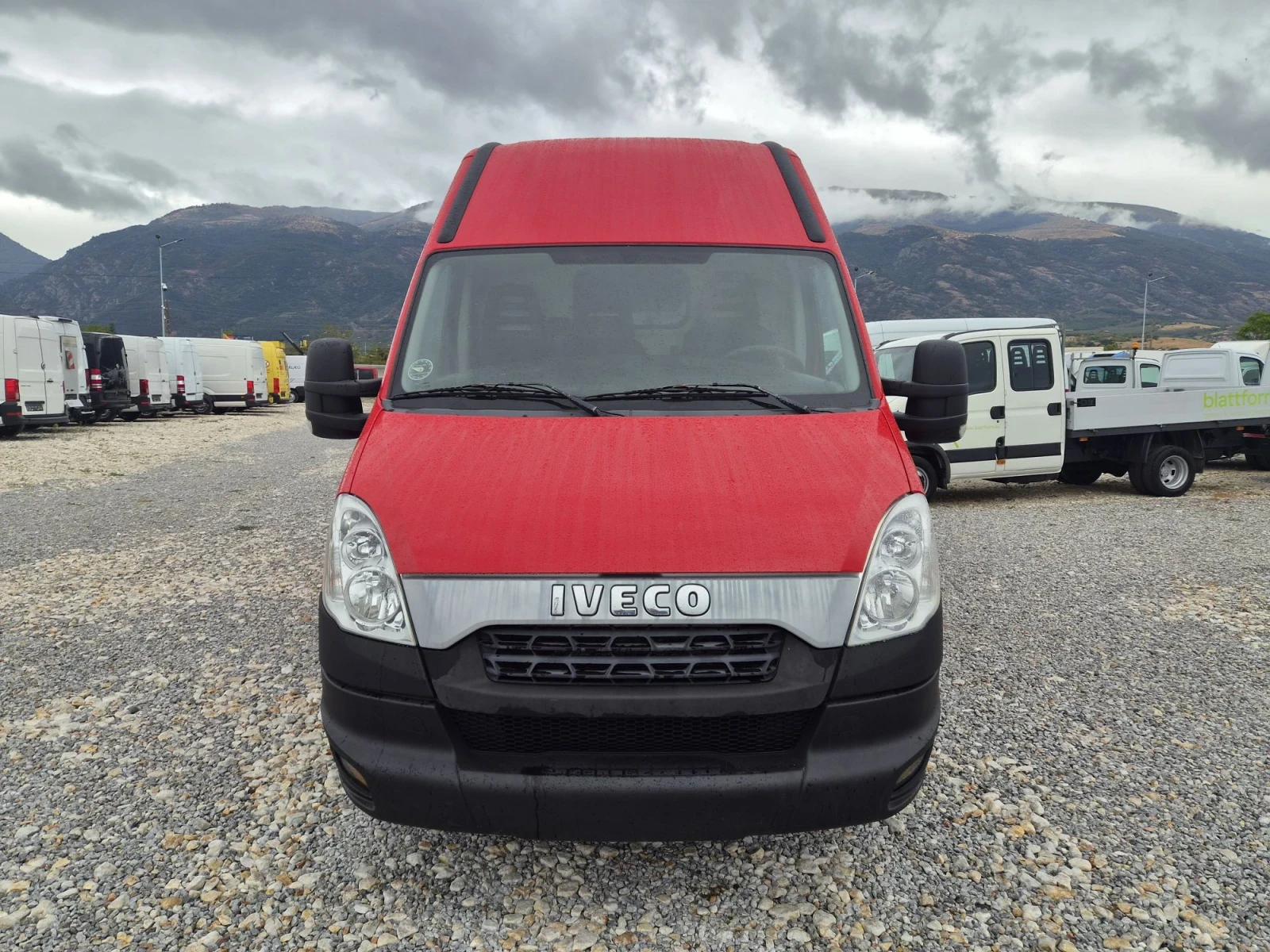 Iveco Daily 35c17 * Клима * Темпомат * До 3.5 тона, снимка 8 - Бусове и автобуси - 56264614