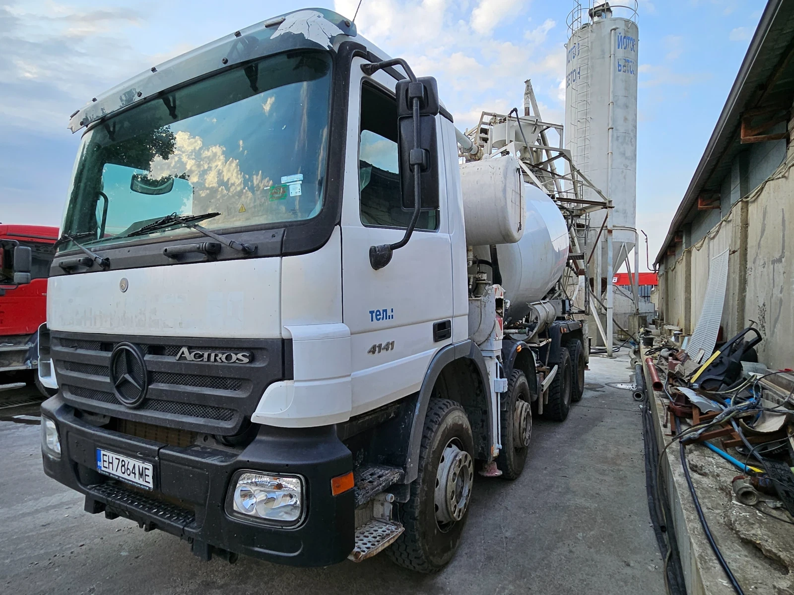 Бетон помпа Mercedes-Benz 28  метра Пуми 