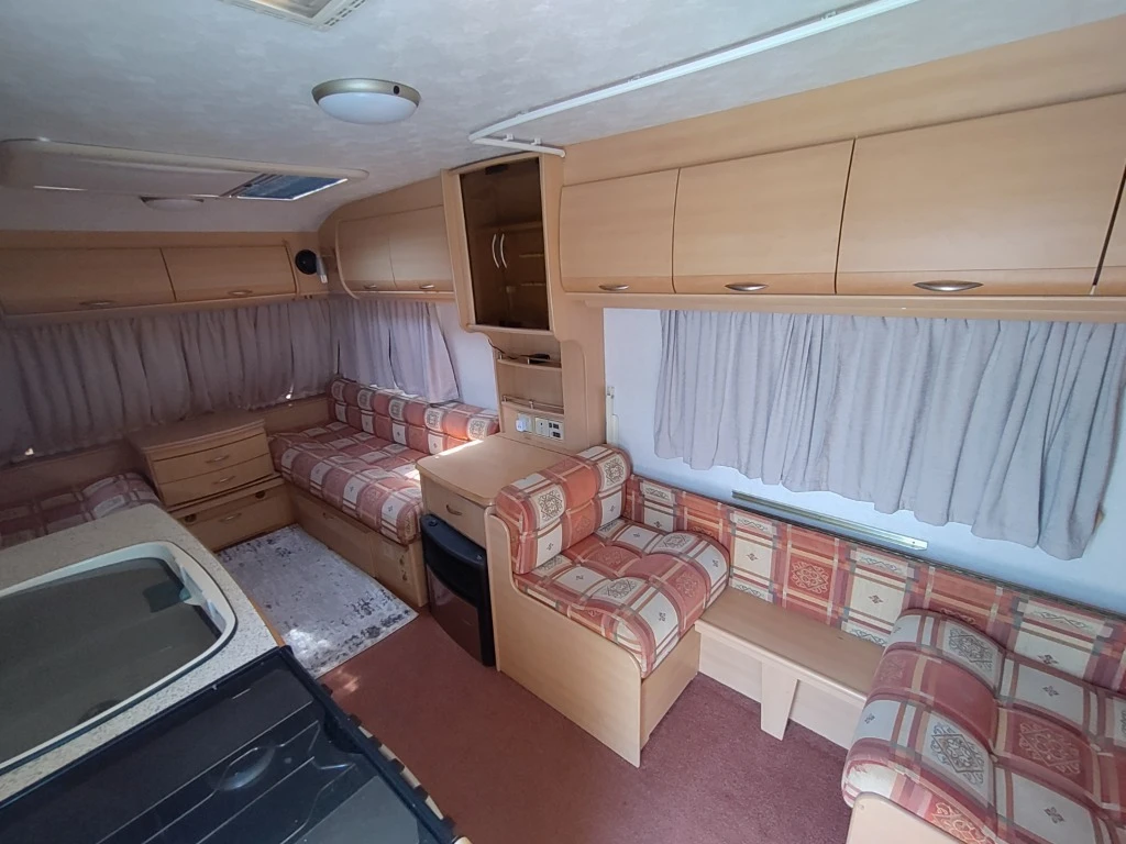 Каравана Coachmen Amara 520/4, снимка 10 - Каравани и кемпери - 54170539