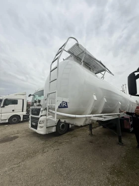 Полуремарке Schwarzmuller DIESEL 33000л, снимка 5