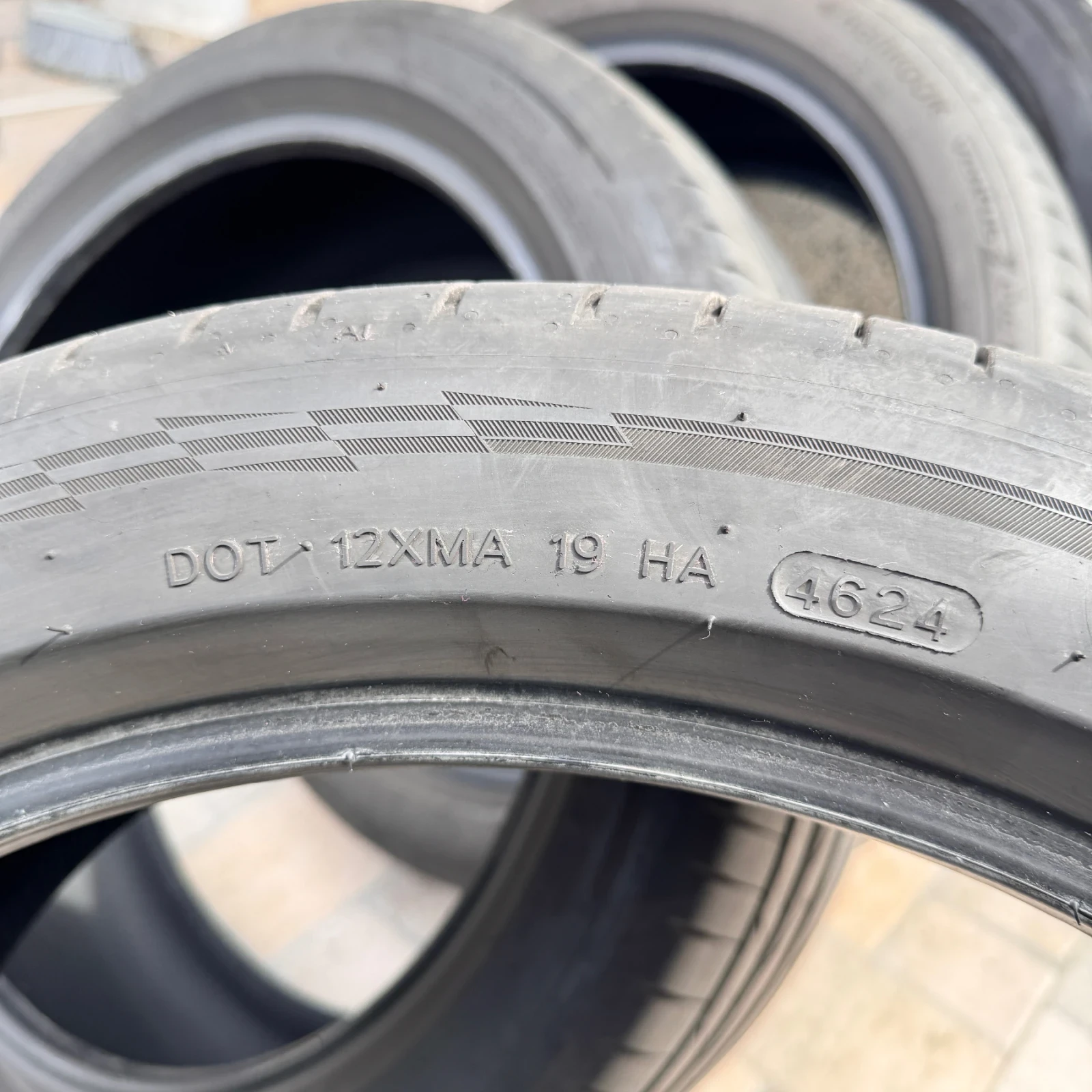 Гуми Летни 235/45R20, снимка 7 - Гуми и джанти - 54008510