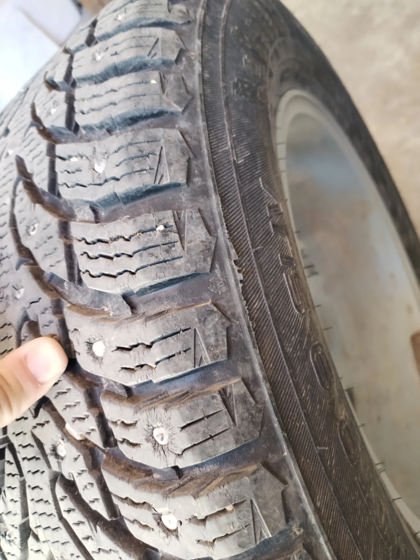 Гуми с джанти Nokian 195/65R16, снимка 8 - Гуми и джанти - 54683314