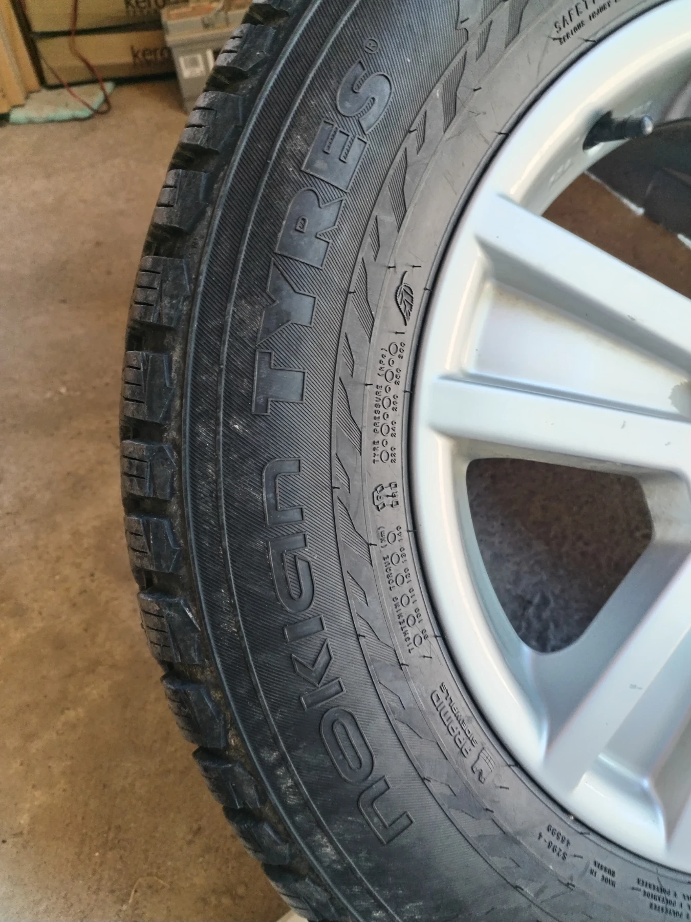 Гуми с джанти Nokian 195/65R16, снимка 3 - Гуми и джанти - 54683314