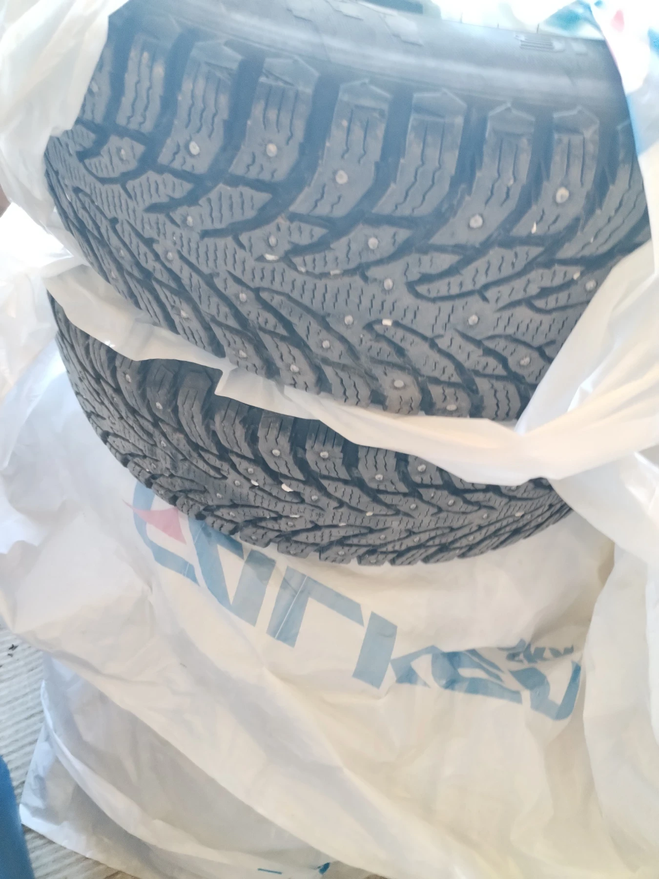 Гуми с джанти Nokian 195/65R16, снимка 10 - Гуми и джанти - 54683314