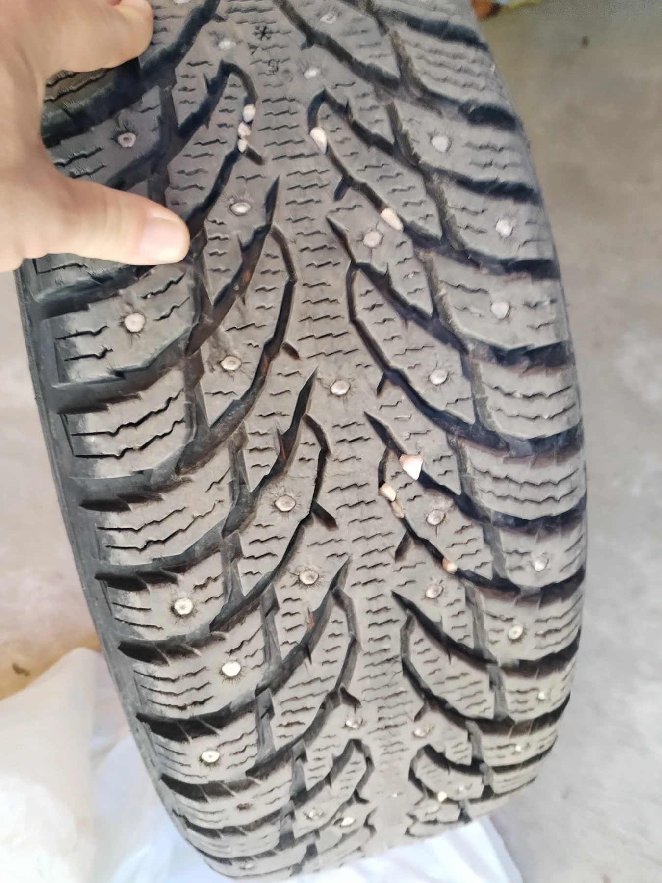 Гуми с джанти Nokian 195/65R16, снимка 7 - Гуми и джанти - 54683314