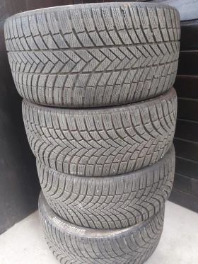      235/40R18