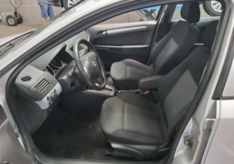 Opel Astra 1.8 Автоматик ГАЗ Теглич ЛИЗИНГ, снимка 7 - Автомобили и джипове - 47392148