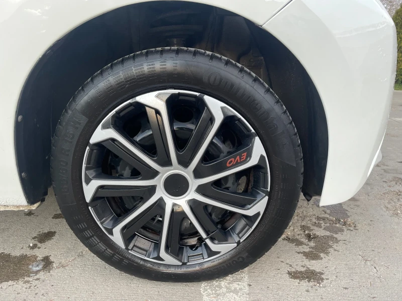 Toyota Aygo FULL екстри, страхотна дамска кола, снимка 14 - Автомобили и джипове - 51819113