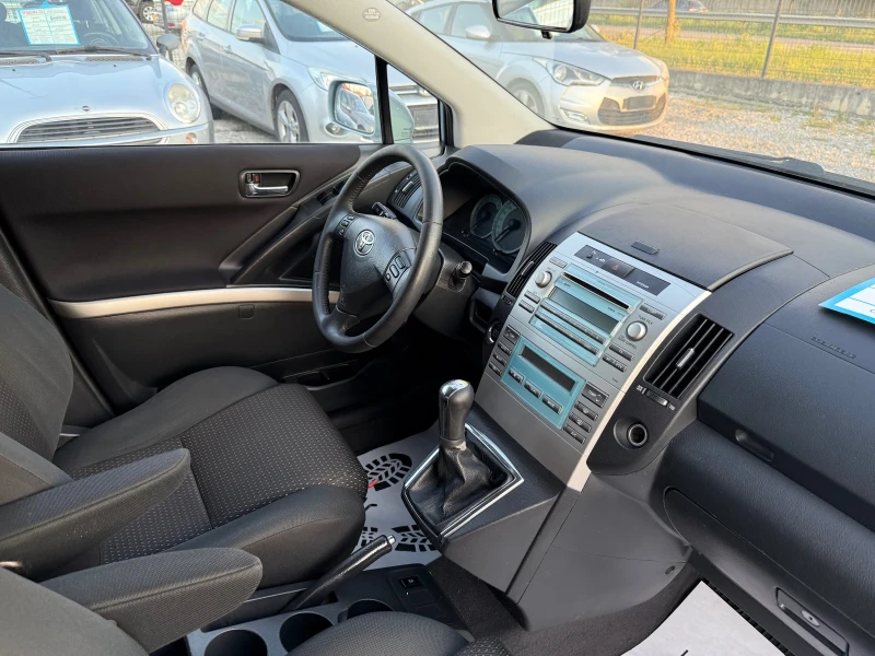 Toyota Corolla verso 1.6VVT-i FACELIFT, снимка 14 - Автомобили и джипове - 51356646