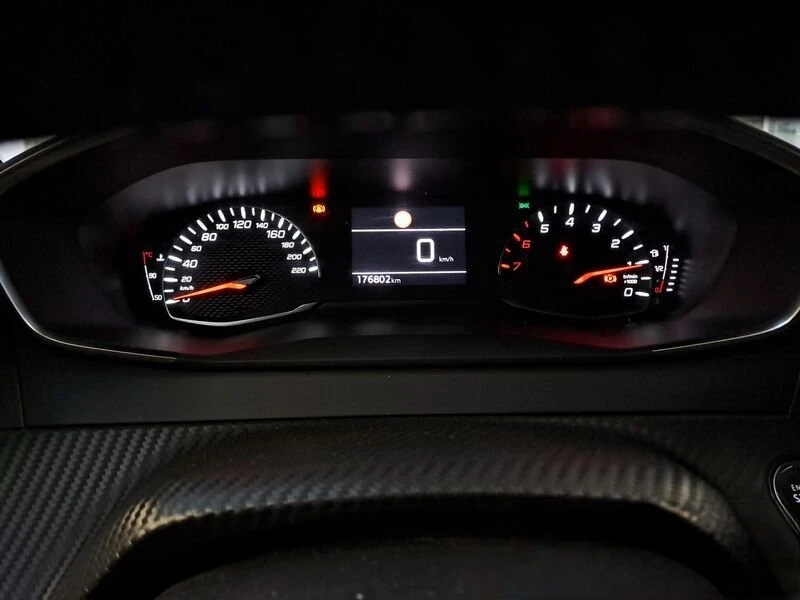 Peugeot 208 * 1.2 Puretech* Allure* 2021* , снимка 8 - Автомобили и джипове - 53100358