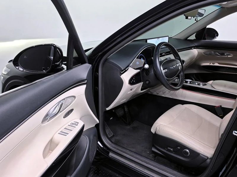 Genesis GV70 2.2 Diesel AWD| 202к.с.| ВКЛ.ТЕХНОТЕСТ, снимка 10 - Автомобили и джипове - 55638651