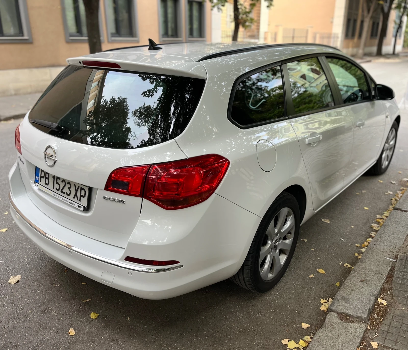 Opel Astra Sports Tourer - изображение 6