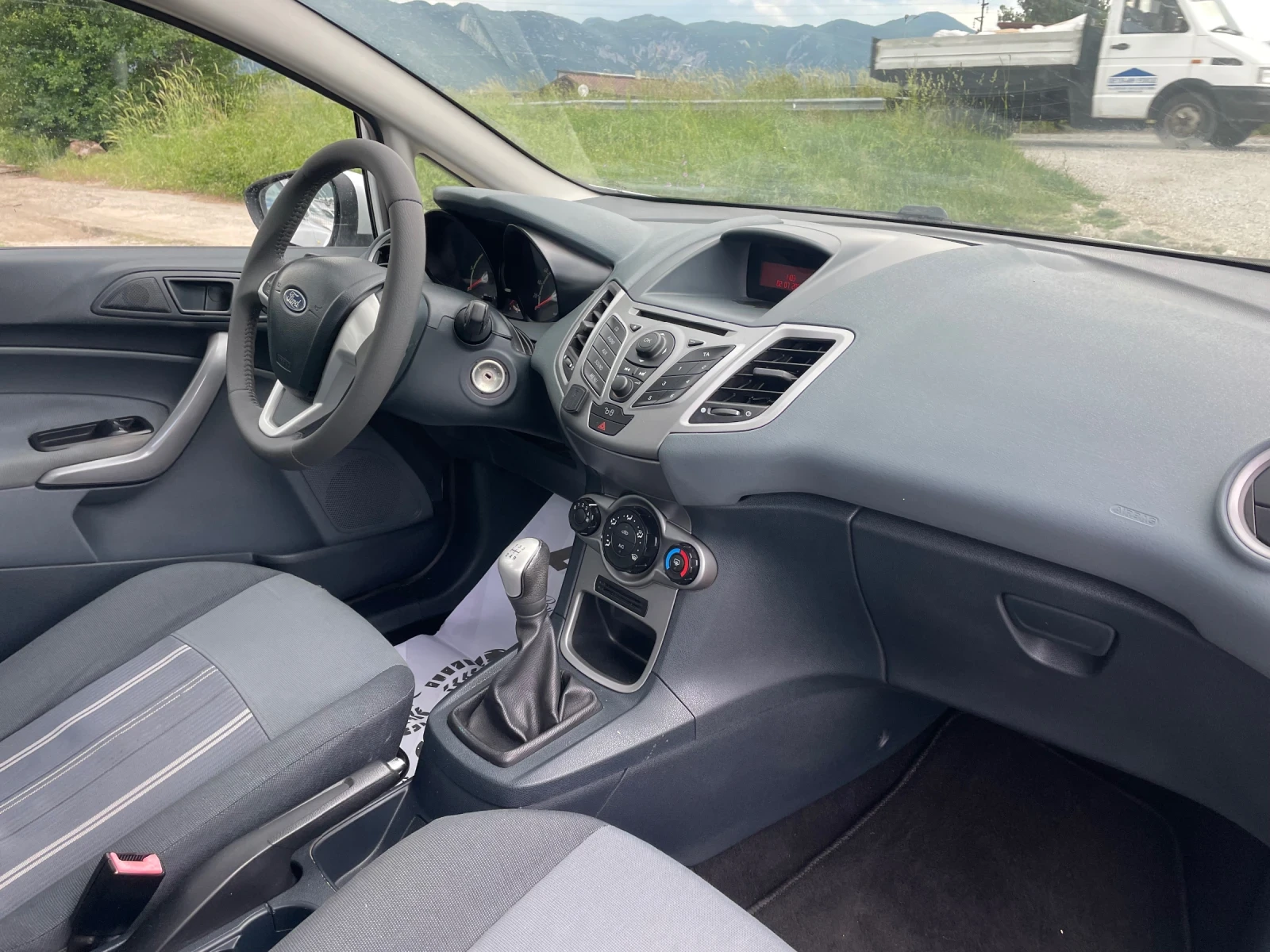 Ford Fiesta 1.4HDI-70-ITALIA - изображение 5