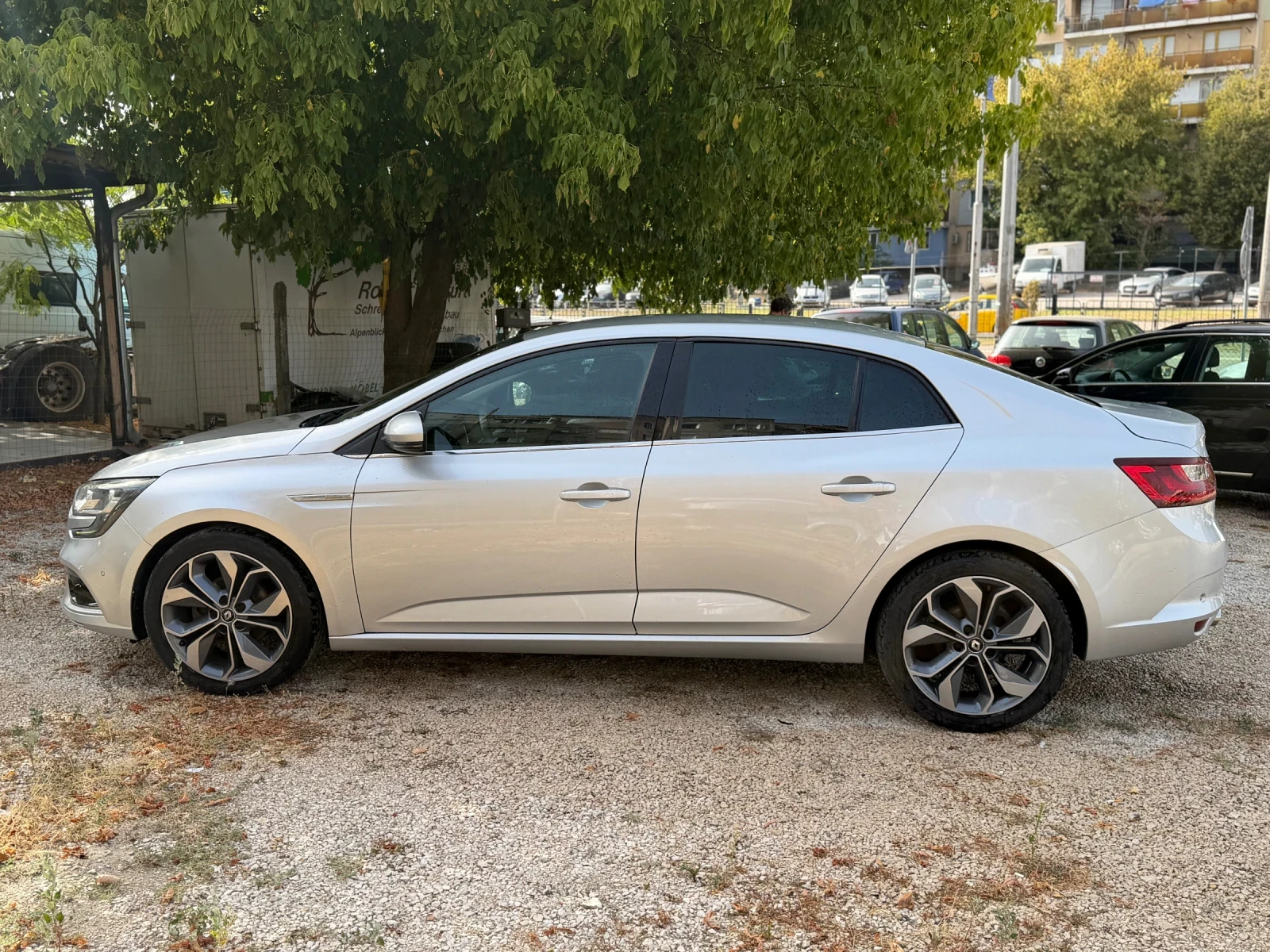 Renault Megane 1.5DCI AVTOMAT, снимка 3 - Автомобили и джипове - 51515085