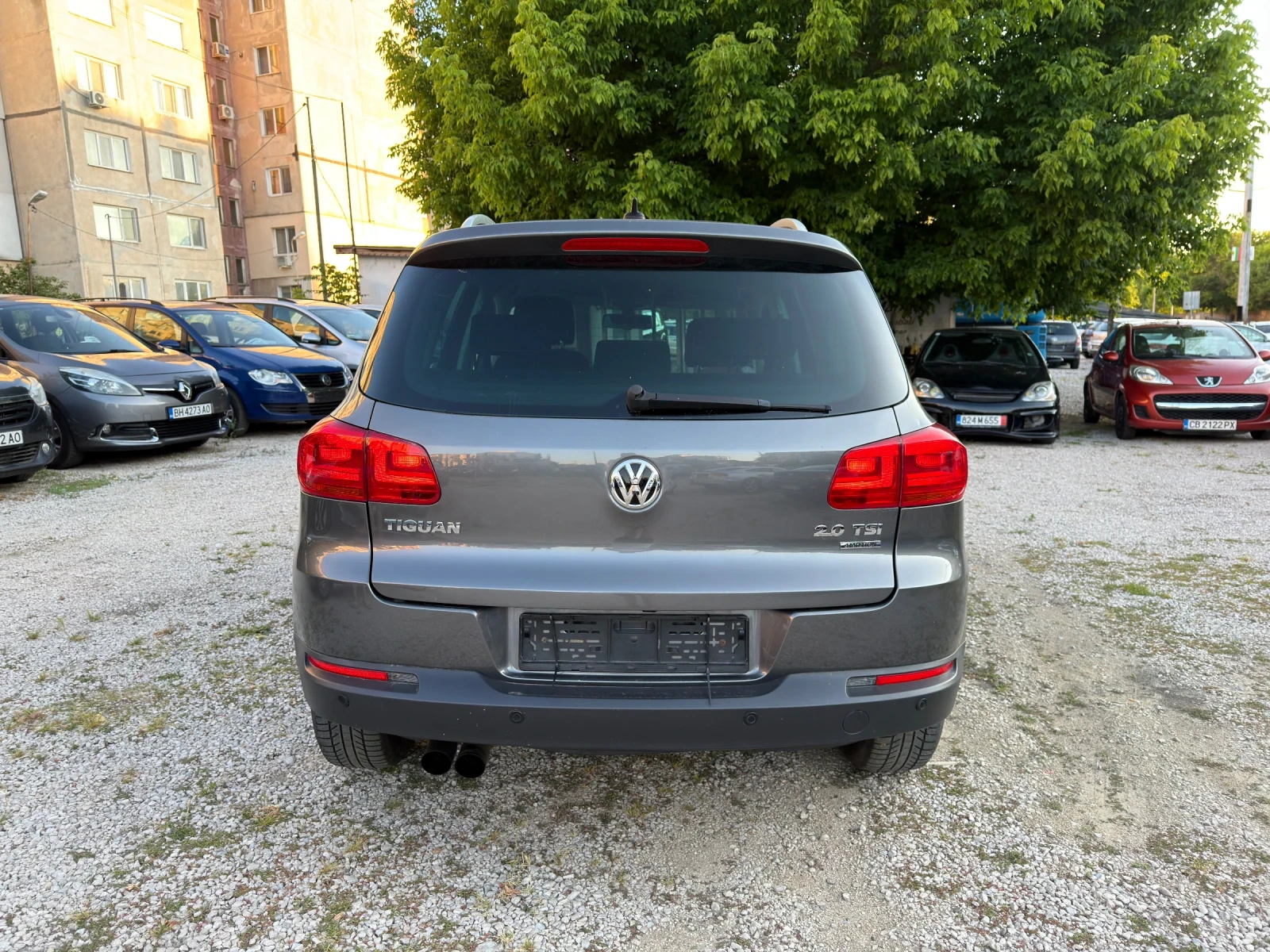 VW Tiguan 2.0Б R-LINE 4-MOTION, снимка 5 - Автомобили и джипове - 51515085
