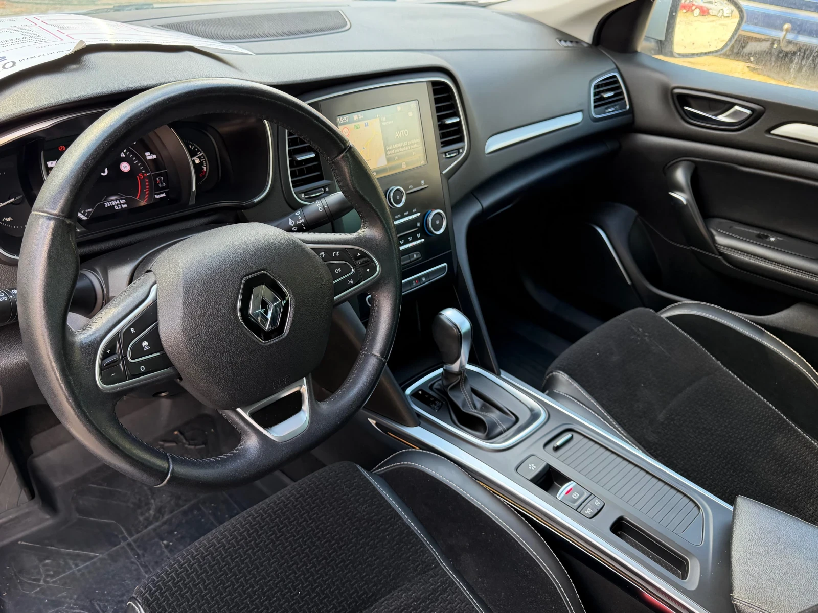 Renault Megane 1.5DCI AVTOMAT, снимка 10 - Автомобили и джипове - 51515085