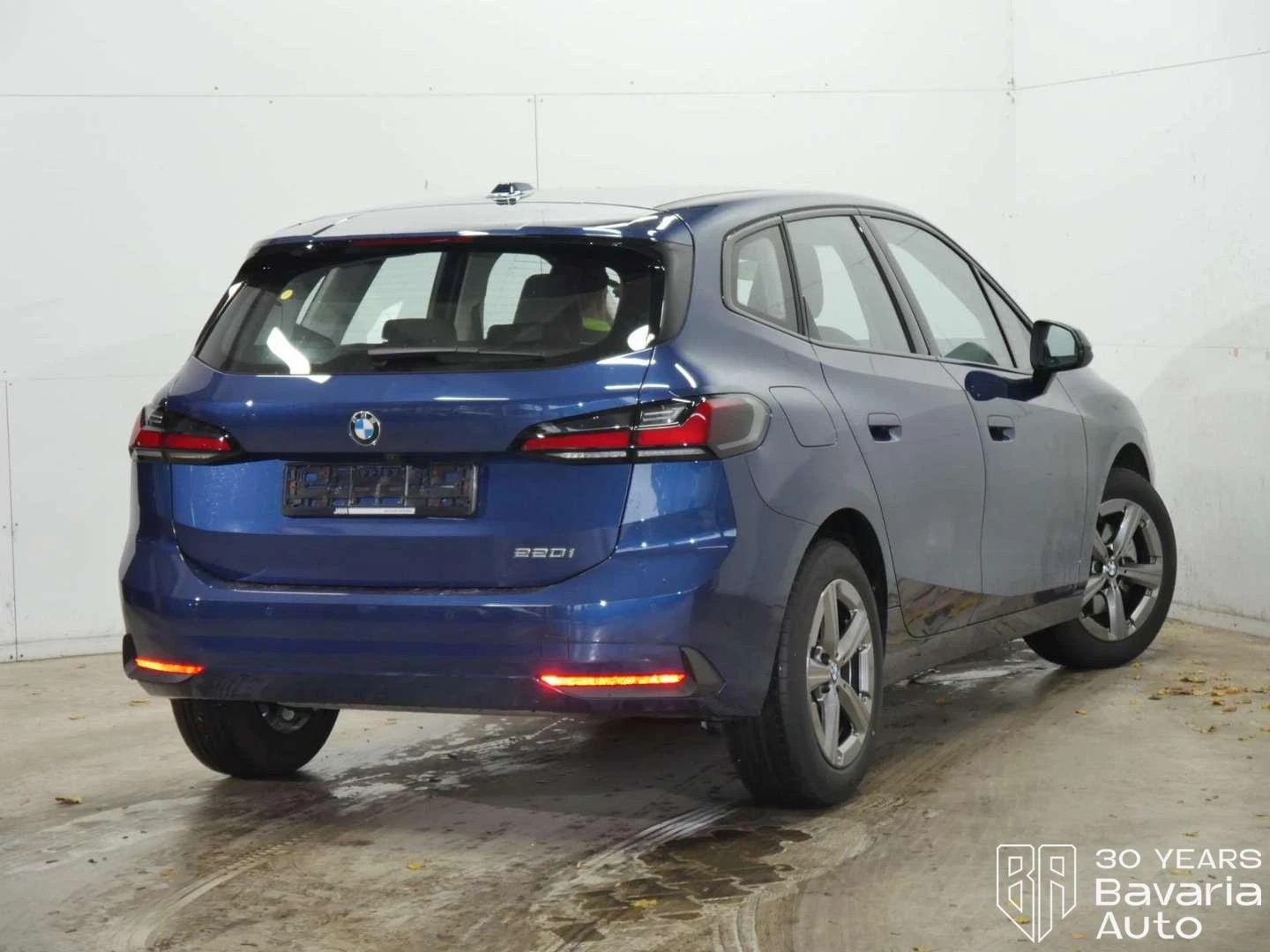 BMW 220 i Active Tourer Steptronic - изображение 3