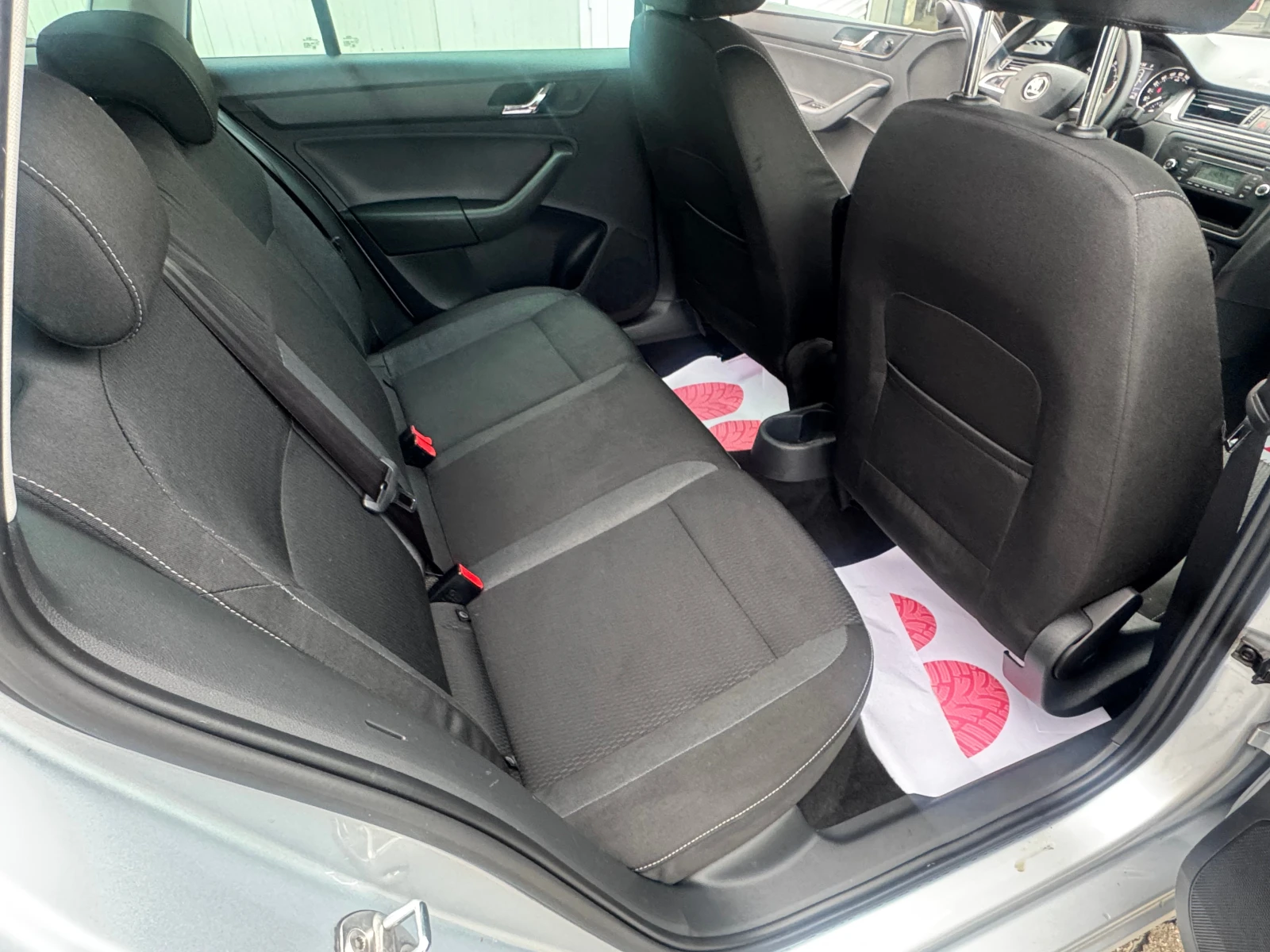 Skoda Rapid 1.6 TDI Automat - изображение 9