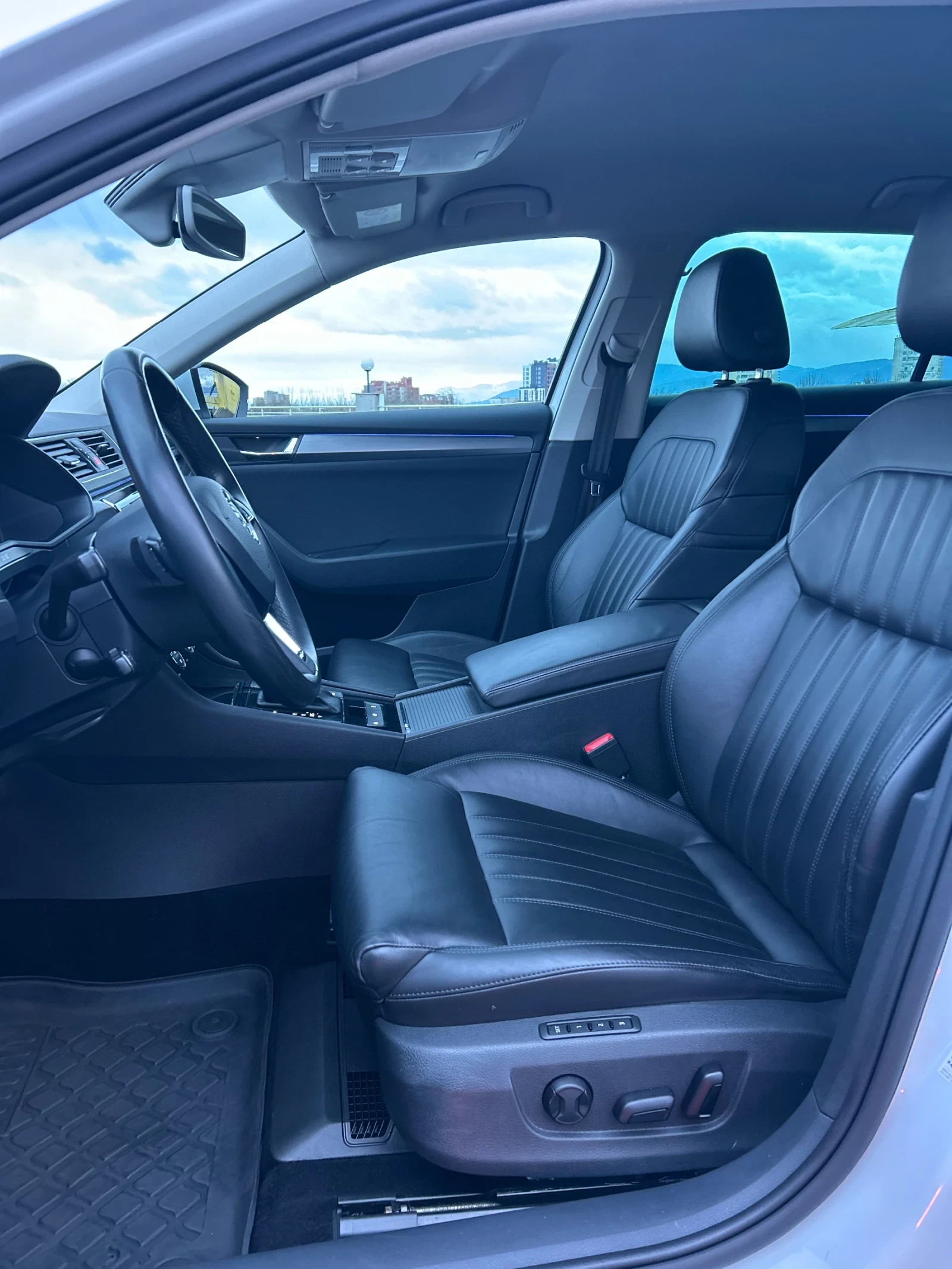 Skoda Superb 2.0 TDI 190кс.  - изображение 10