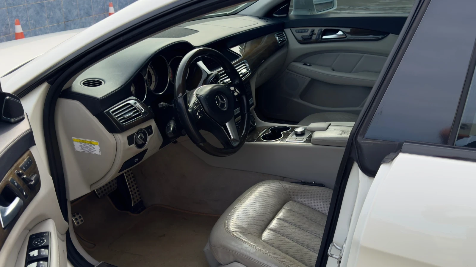 Mercedes-Benz CLS 550 AMG LINE  /  FULL MAX - изображение 7