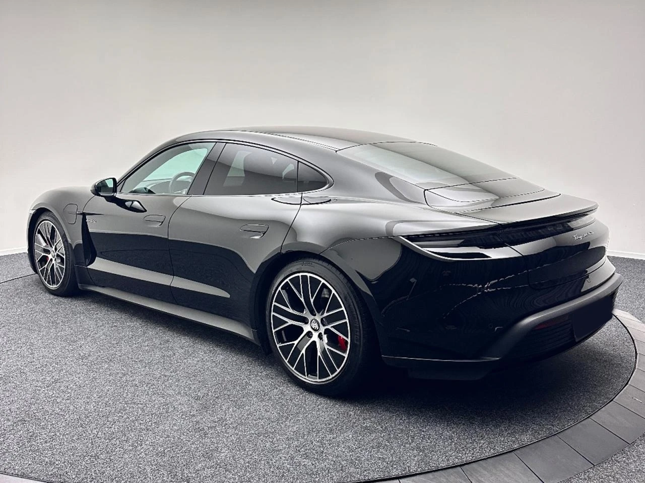 Porsche Taycan 4S - изображение 4