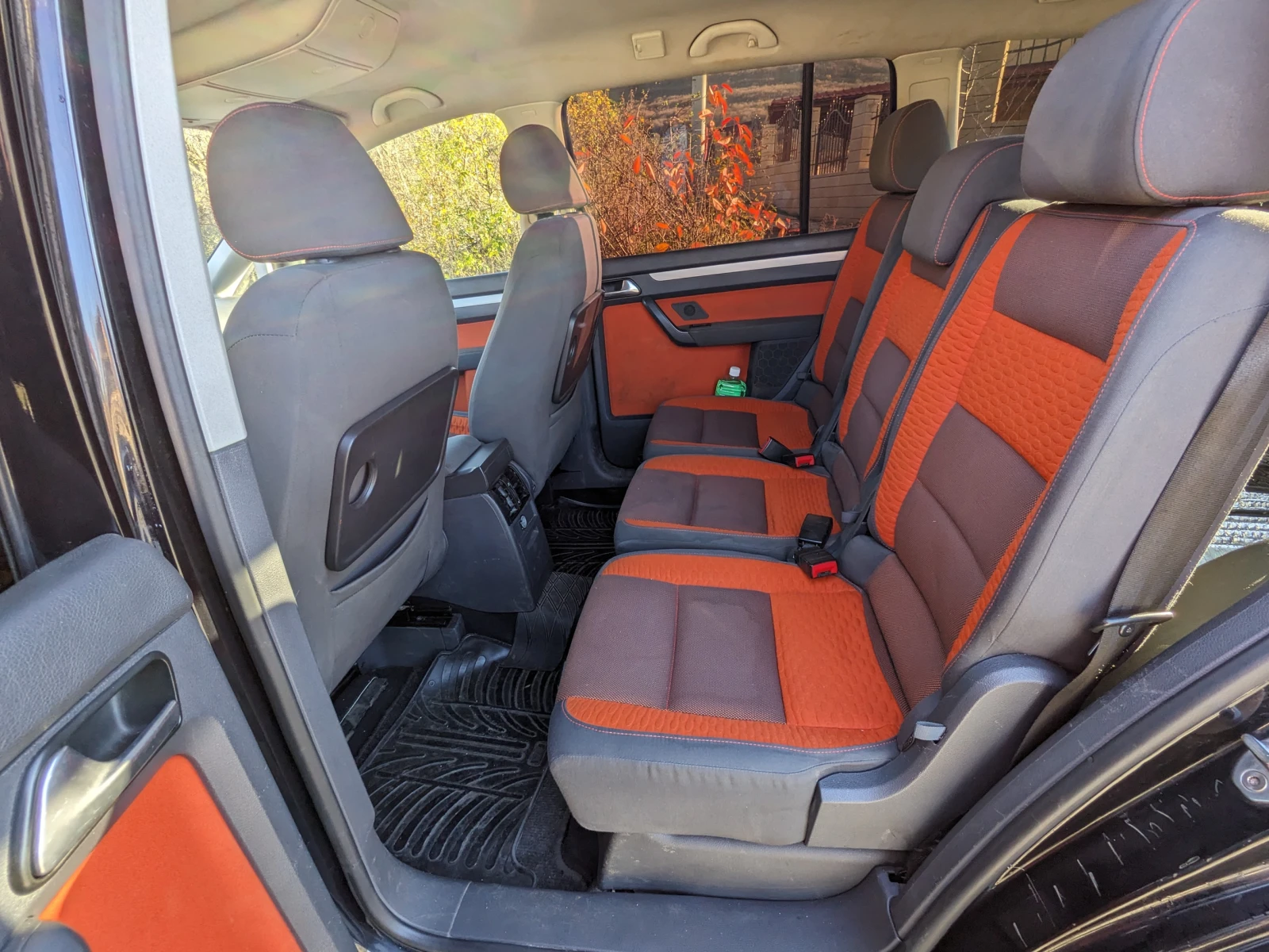 VW Touran Cross, снимка 9 - Автомобили и джипове - 53916254