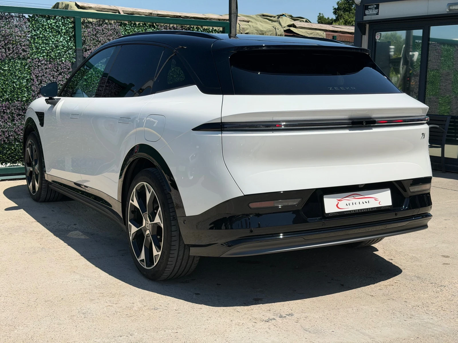 Zeekr 7X 4х4/LED/PANO/KEYLESS/NAVI/СОБСТВЕН ЛИЗИНГ, снимка 6 - Автомобили и джипове - 55421492