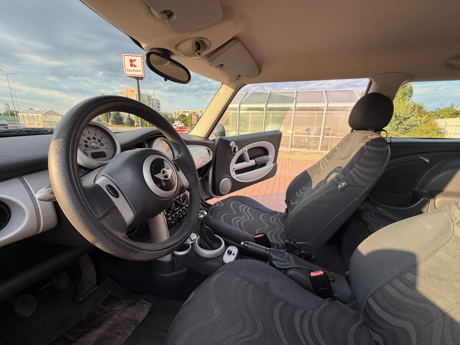 Mini One, снимка 10 - Автомобили и джипове - 56185070