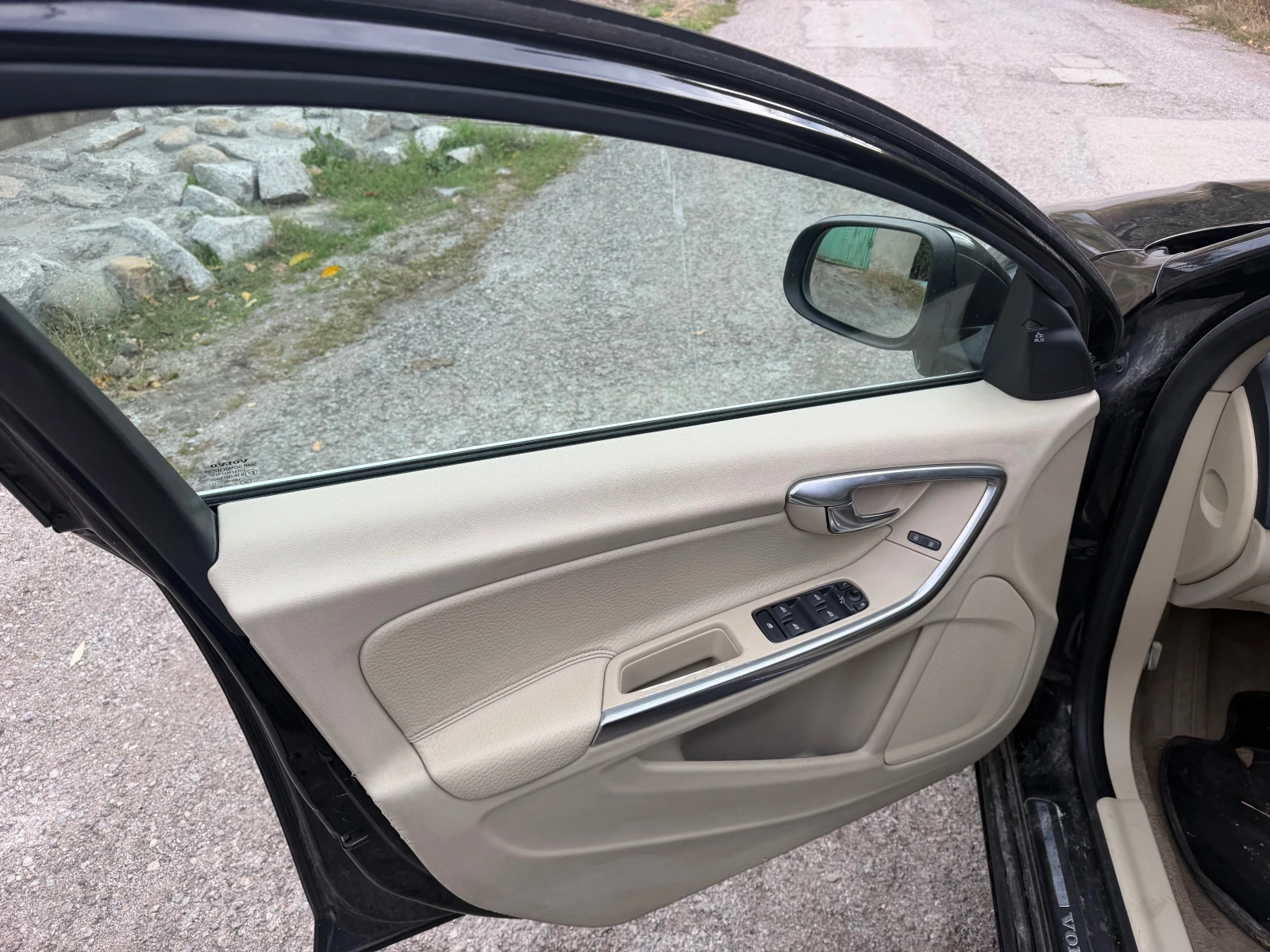 Volvo V60 4x4, снимка 10 - Автомобили и джипове - 56558808