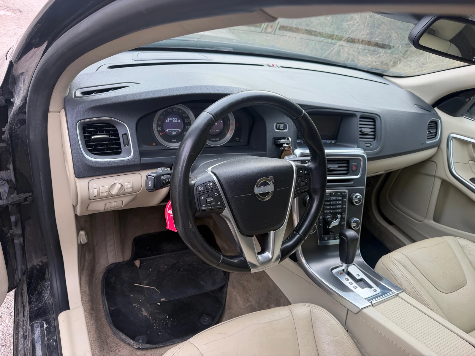 Volvo V60 4x4, снимка 11 - Автомобили и джипове - 56558808