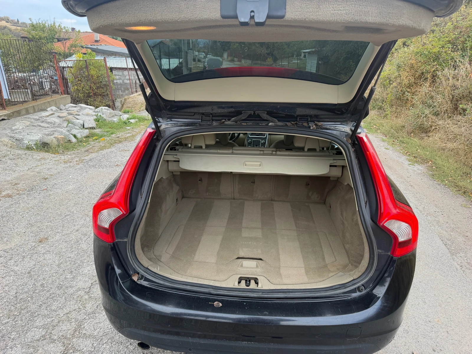 Volvo V60 4x4, снимка 6 - Автомобили и джипове - 56558808