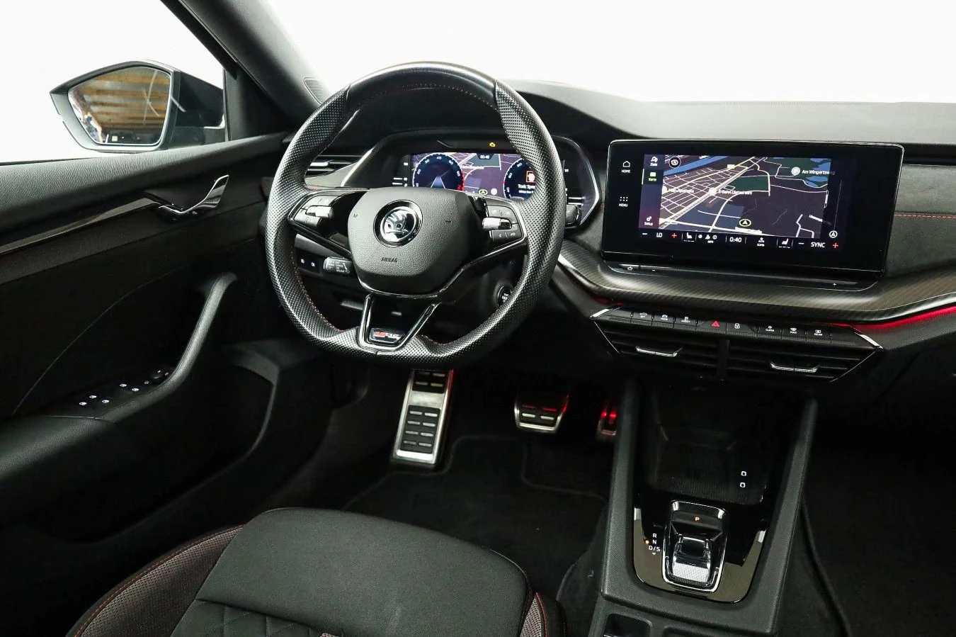Skoda Octavia RS/234HP/DSG/HUD/CAM/ACC/LED/981z | Mobile.bg � ����������� 11