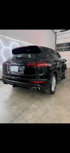 Porsche Cayenne S E-Hybrid CARFAX    | Mobile.bg    2
