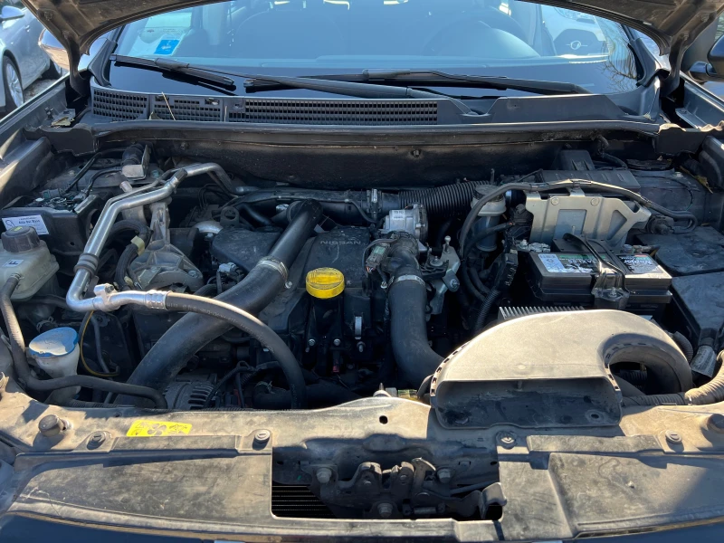 Nissan Qashqai 1.5 dci, снимка 16 - Автомобили и джипове - 48126884