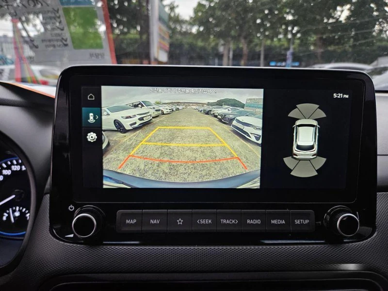 Hyundai Kona Gasoline 2.0 2WD Inspiration, снимка 9 - Автомобили и джипове - 52112911