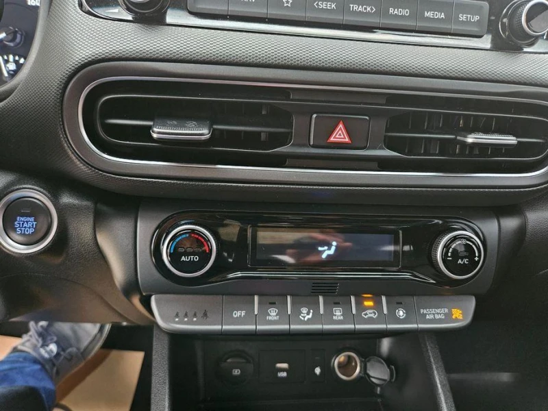 Hyundai Kona Gasoline 2.0 2WD Inspiration, снимка 13 - Автомобили и джипове - 52112911