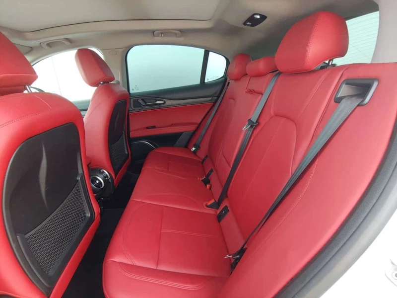 Alfa Romeo Stelvio * ФИКСИРАНА ЦЕНА * ПАНОРАМА* ДИСТРОНИК* , снимка 11 - Автомобили и джипове - 53562411