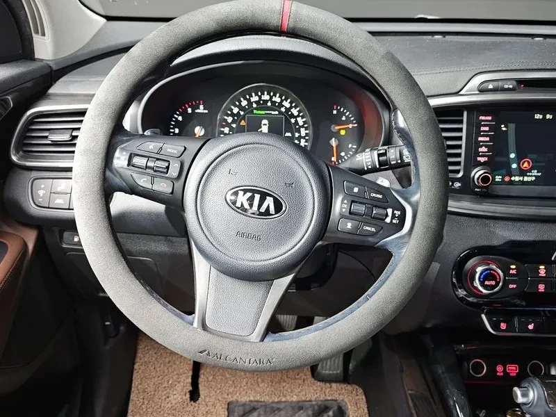 Kia Sorento 2.2 CRDI 4WD, снимка 13 - Автомобили и джипове - 54265406