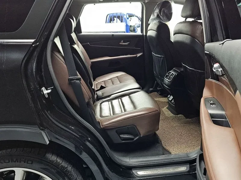 Kia Sorento 2.2 CRDI 4WD, снимка 12 - Автомобили и джипове - 54265406