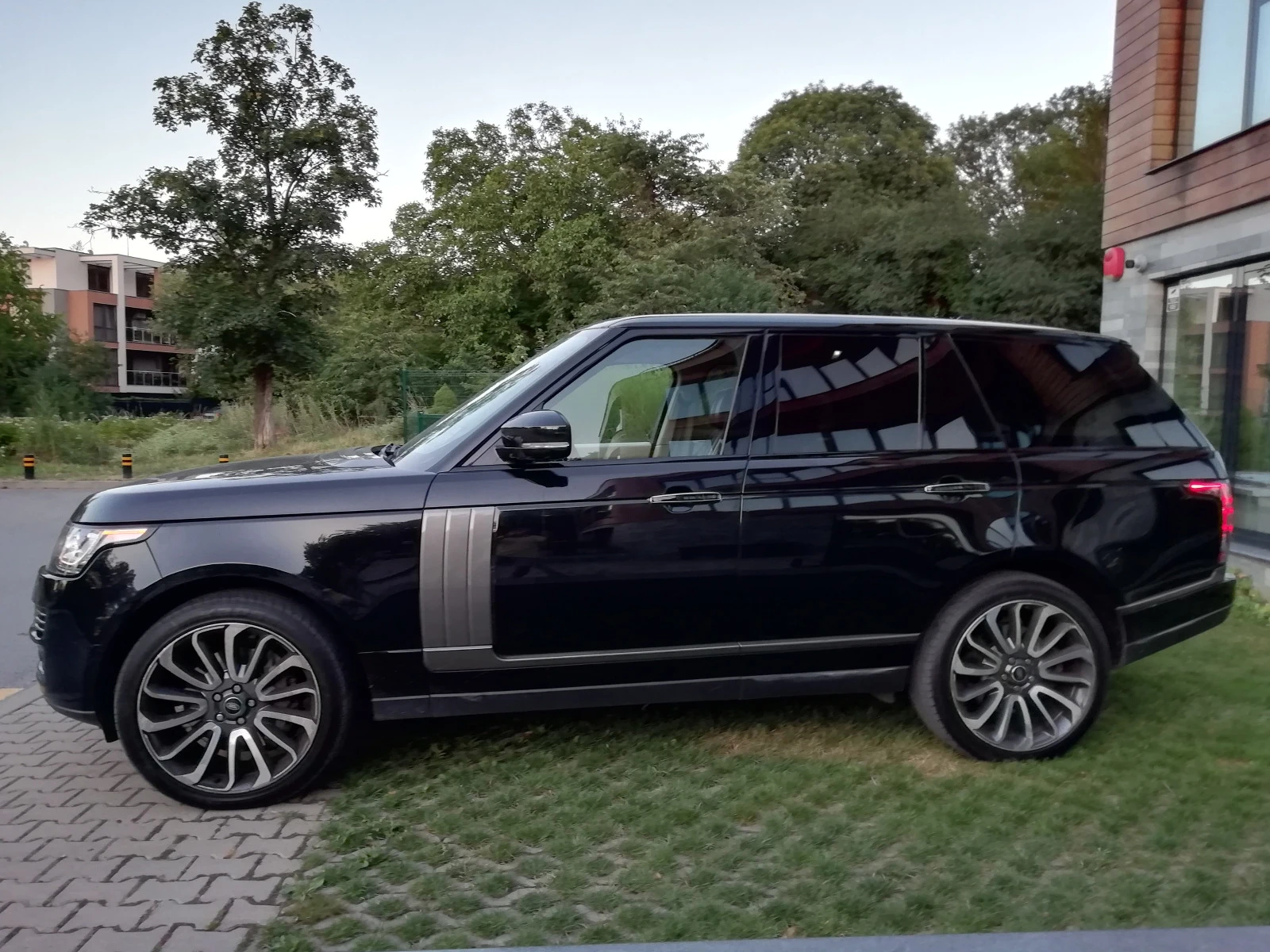 Land Rover Range rover 4.4TDV8 Autobiography - изображение 2